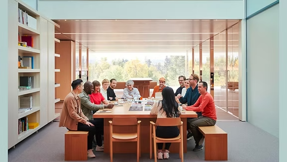 Team meeting at Link365